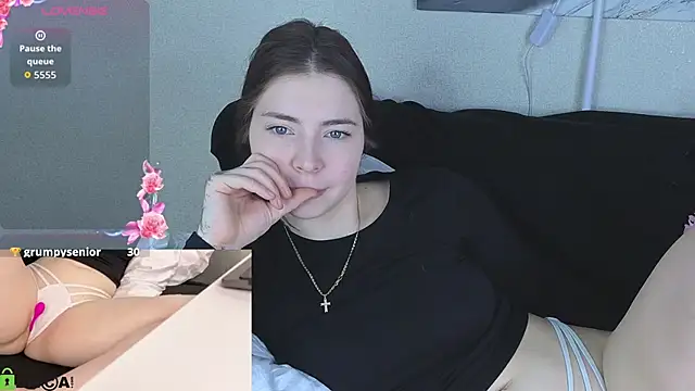 honey cherrry online show from 04/28/26, 02:27