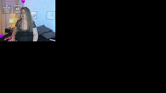 Martinacurvy  online show from 07/09/26, 10:04