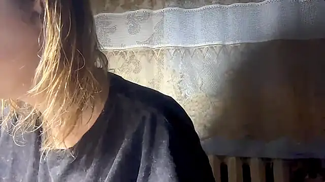 KrystenHoye online show from 04/17/26, 04:10