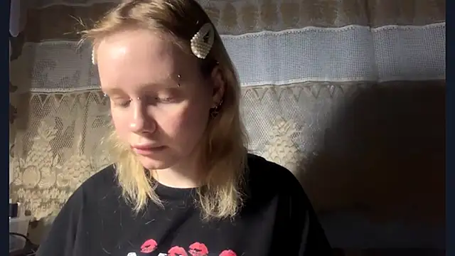 KrystenHoye online show from 04/13/26, 05:39