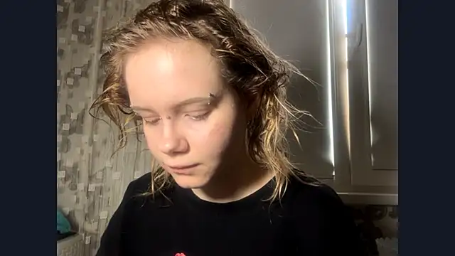 KrystenHoye online show from 04/03/26, 07:48