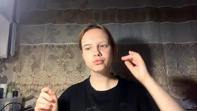 KrystenHoye online show from 04/12/26, 04:10