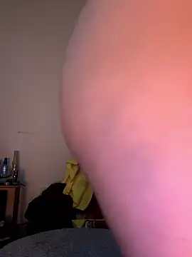 Snapshot of alldogsgotoheaven chatting on 04/04/26, 02:12 alldogsgotoheaven online show from 04/04/26, 02:12