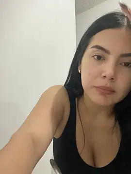 Snapshot of Cami_olarte chatting on 04/04/26, 10:38 Cami olarte online show from 04/04/26, 10:38