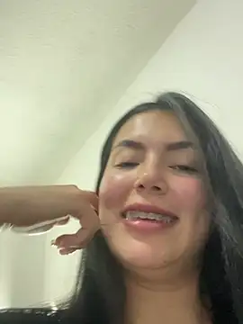 Cami olarte online show from 05/13/26, 12:56