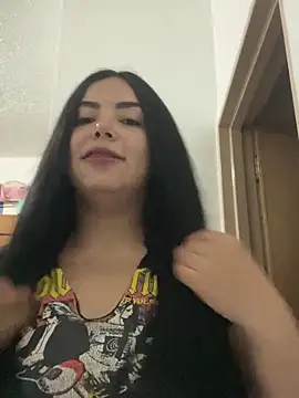 Snapshot of Cami_olarte chatting on 04/07/26, 10:55 Cami olarte online show from 04/07/26, 10:55