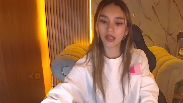 Paulin roses tf online show from 04/14/26, 02:00