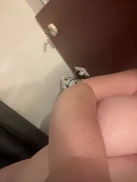 bella2399 online show from 04/17/26, 10:23