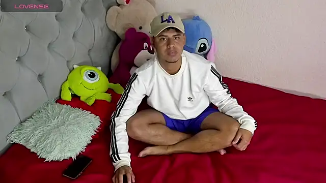 Snapshot of Zaym_Liam chatting on 03/30/26, 10:44 Zaym Liam online show from 03/30/26, 10:44