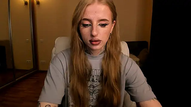 Snapshot of harley_kimm chatting on 06/18/26, 05:17 harley kimm online show from 06/18/26, 05:17