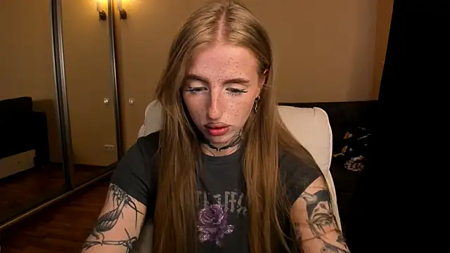Snapshot of harley_kimm chatting on 07/10/26, 05:51 harley kimm online show from 07/10/26, 05:51