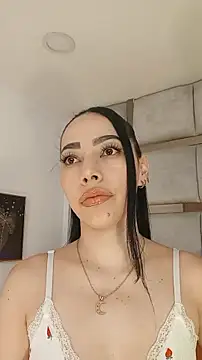 Snapshot of AmbarJenssen chatting on 04/14/26, 11:59 AmbarJenssen online show from 04/14/26, 11:59