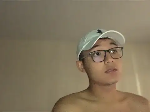 Chriis 18 online show from 04/20/26, 02:29