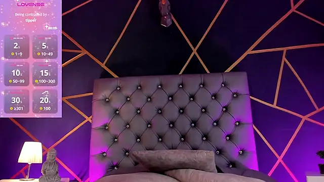 Snapshot of Violeta_Manrique chatting on 04/12/26, 01:03 Violeta Manrique online show from 04/12/26, 01:03