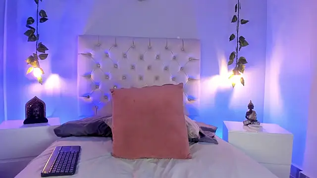 Snapshot of Violeta_Manrique chatting on 04/10/26, 12:12 Violeta Manrique online show from 04/10/26, 12:12