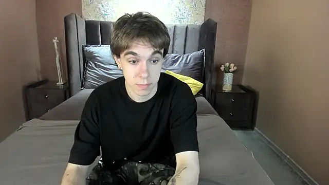 Snapshot of DaveBevy chatting on 06/21/26, 07:30 DaveBevy online show from 06/21/26, 07:30