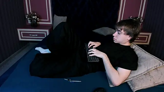 Snapshot of DaveBevy chatting on 07/08/26, 07:58 DaveBevy online show from 07/08/26, 07:58