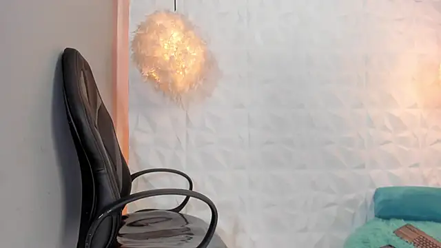 Snapshot of viollet_saens chatting on 04/01/26, 07:33 viollet saens online show from 04/01/26, 07:33