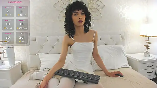 Julietta    online show from 05/14/26, 12:46