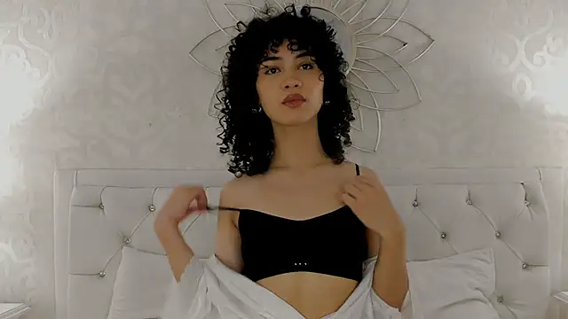 Julietta    online show from 04/16/26, 12:06