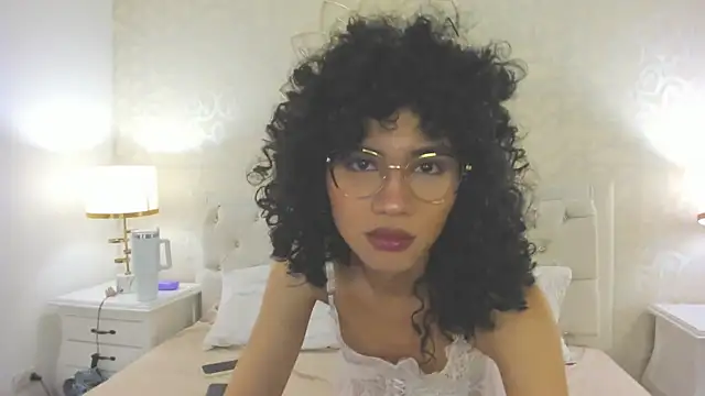 Julietta    online show from 05/22/26, 12:36