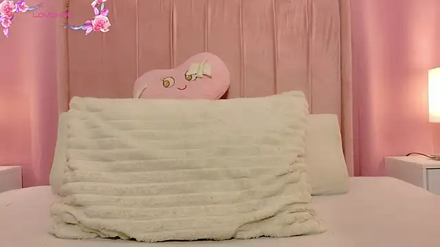 MoollyLove online show from 04/07/26, 12:18