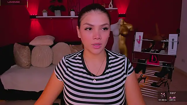 Snapshot of Sofia_Velvetx chatting on 05/21/26, 03:42 Sofia Velvetx online show from 05/21/26, 03:42