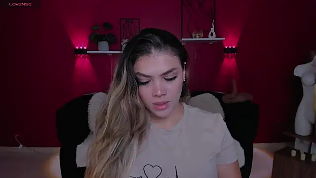 Sofia Velvetx online show from 06/16/26, 01:22