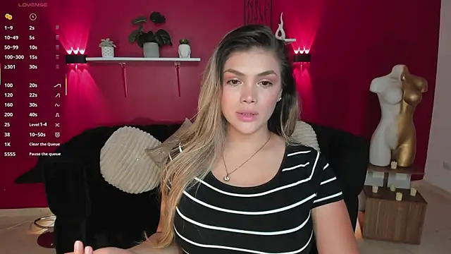 Snapshot of Sofia_Velvetx chatting on 04/23/26, 01:13 Sofia Velvetx online show from 04/23/26, 01:13