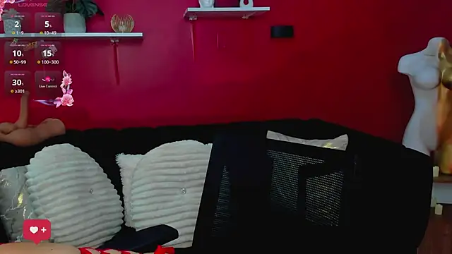 Snapshot of Sofia_Velvetx chatting on 04/16/26, 01:56 Sofia Velvetx online show from 04/16/26, 01:56