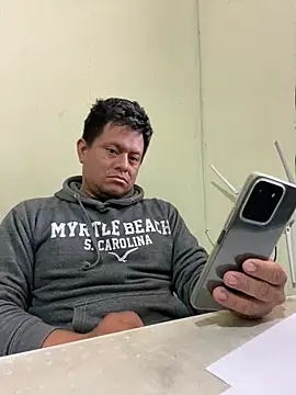 Luis-Armando online show from 04/16/26, 04:19