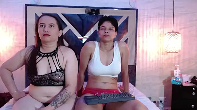 Natasha and zoe  online show from 04/05/26, 12:01