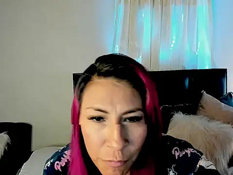 tatianabelli online show from 04/15/26, 07:29