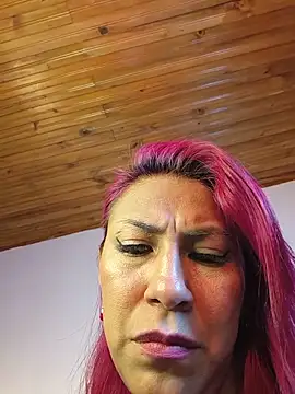Snapshot of tatianabelli chatting on 06/17/26, 12:32 tatianabelli online show from 06/17/26, 12:32