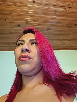 Snapshot of tatianabelli chatting on 07/05/26, 09:43 tatianabelli online show from 07/05/26, 09:43
