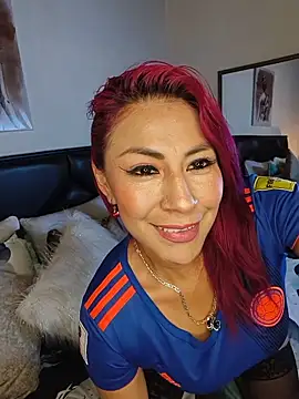 Snapshot of tatianabelli chatting on 06/17/26, 10:52 tatianabelli online show from 06/17/26, 10:52
