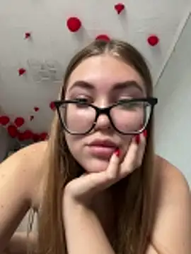 MissAuroraX online show from 04/26/26, 12:24