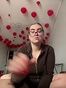 Snapshot of MissAuroraX chatting on 04/14/26, 10:42 MissAuroraX online show from 04/14/26, 10:42