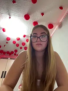 MissAuroraX online show from 04/19/26, 04:52
