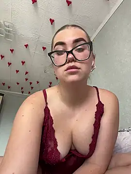 MissAuroraX online show from 05/25/26, 11:31