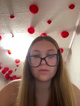 MissAuroraX online show from 04/15/26, 06:01
