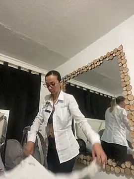 AlanaBrunetteX X online show from 04/29/26, 08:15