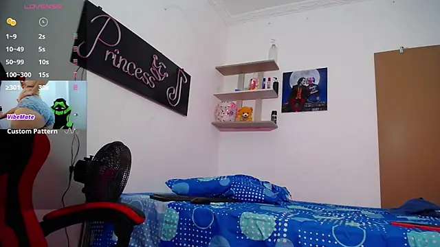 Snapshot of allison_maxtattoo_ chatting on 05/30/26, 08:25 allison maxtattoo online show from 05/30/26, 08:25