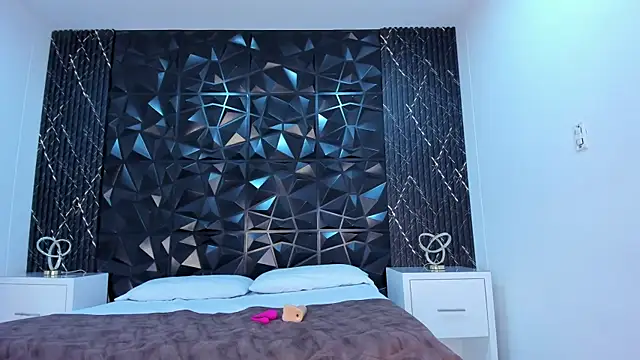 TifannySommers online show from 04/08/26, 08:43