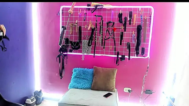 Snapshot of Mistress_aurora_bdsm chatting on 04/16/26, 07:25 Mistress aurora bdsm online show from 04/16/26, 07:25