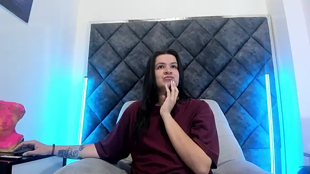 Snapshot of MatthewDavis_ chatting on 04/04/26, 11:28 MatthewDavis online show from 04/04/26, 11:28