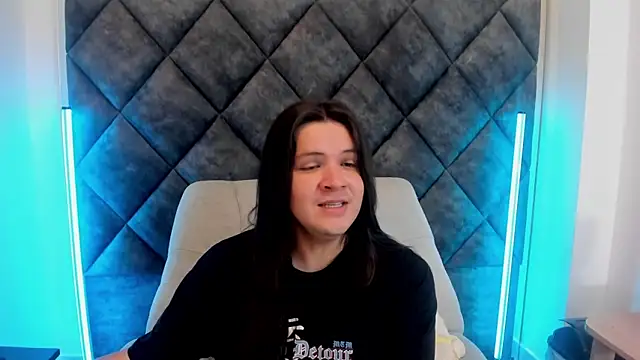 Snapshot of MatthewDavis_ chatting on 04/05/26, 11:39 MatthewDavis online show from 04/05/26, 11:39