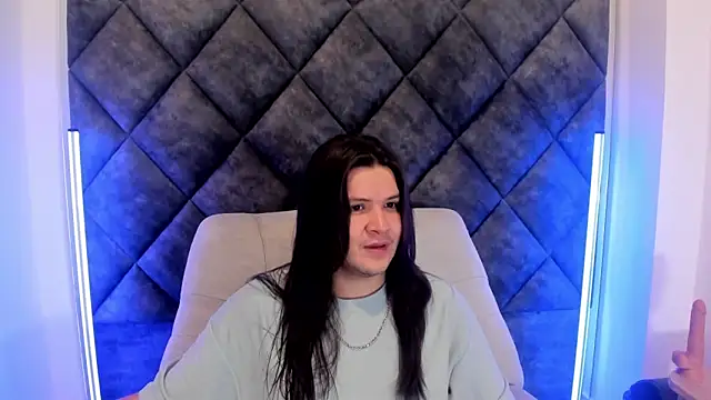 Snapshot of MatthewDavis_ chatting on 04/07/26, 11:23 MatthewDavis online show from 04/07/26, 11:23