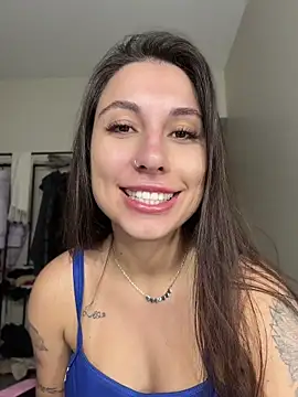 Snapshot of Carolzinhalux69 chatting on 07/05/26, 12:04 Carolzinhalux69 online show from 07/05/26, 12:04