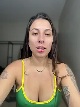 Snapshot of Carolzinhalux69 chatting on 06/17/26, 12:43 Carolzinhalux69 online show from 06/17/26, 12:43